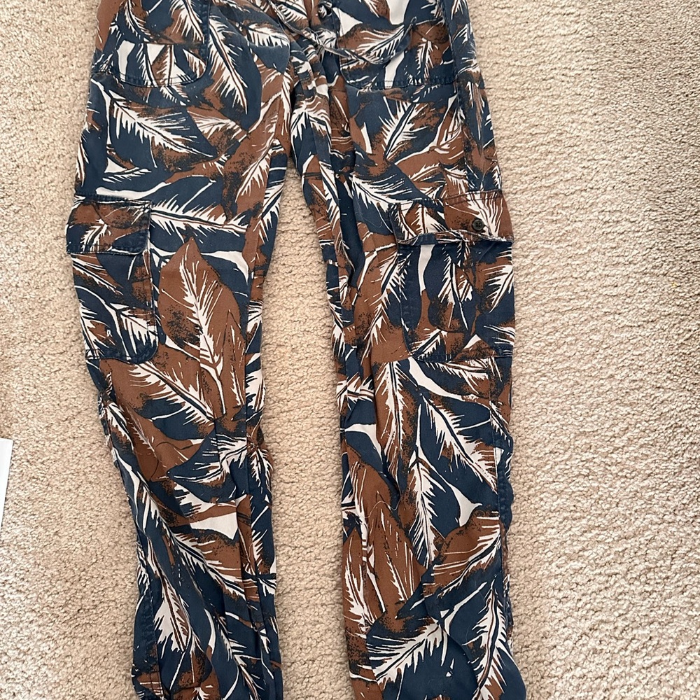 Nicole Miller Multicolor Leaf Pattern Pants